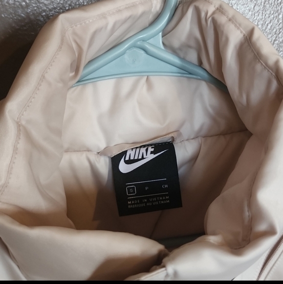 Nike oatmeal color coat - Picture 2 of 5